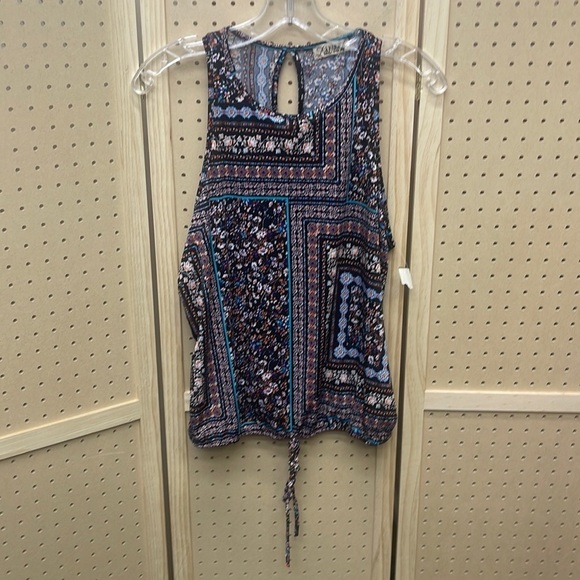 Lavish NWOT size medium summer top - Picture 2 of 7